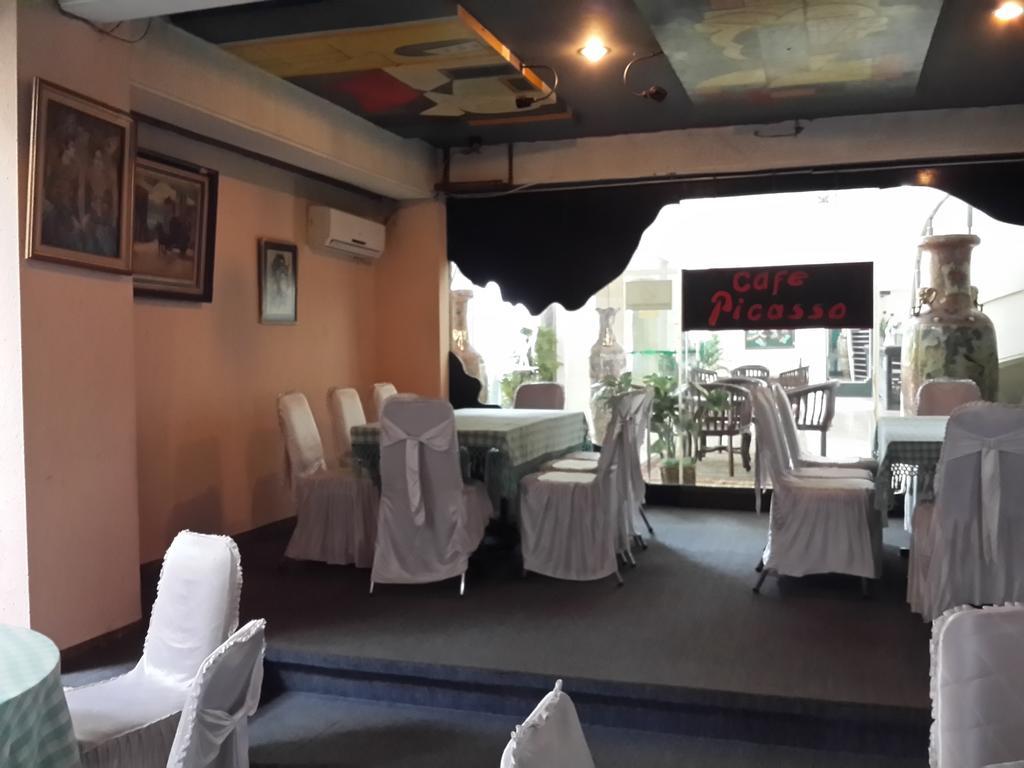 Reddoorz Plus Near Kebayoran Baru Blok S Jakarta Eksteriør bilde